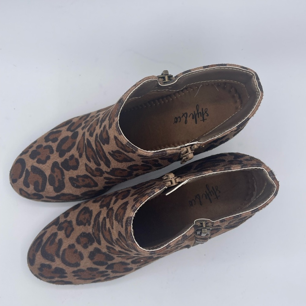 Women’s Leopard Print Booties Size 6 - image 5
